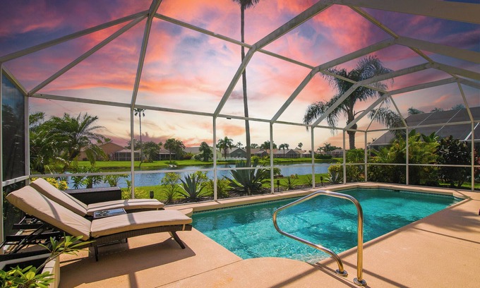 Sabal Harbour House | Lakefront Bradenton with Heated Pool, WiFi, Fitness Room, Resort-Style Amenities