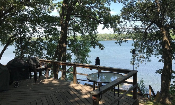 Grenville Cabin | Lakefront Cabin Perfect for Families. Cabin and Bunkhouse on Pickerel Lake, SD