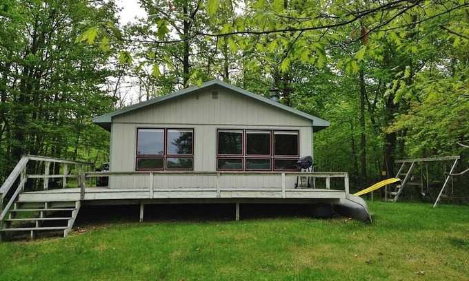 Longville Cabin | Lakefront Cabin w/Private Dock: Boat, Fish & Swim
