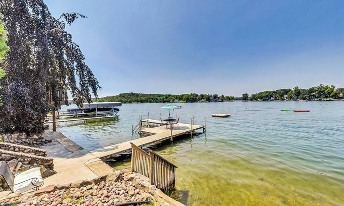 Lauderdale Lakes House | Lakefront Compound | 6bd/5.5ba Sleeps 16