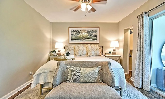 Winter Park Condo | Lakefront Condo w/Sunroom, Office, & Lakeside Pool