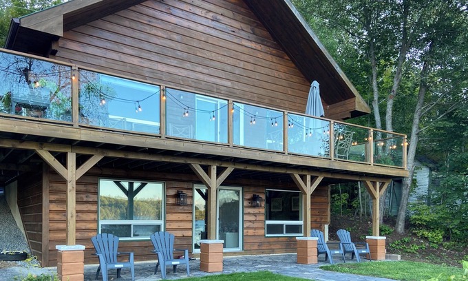 Hastings Highlands Cottage | Lakefront Cottage with sandy walk in and stunning views!