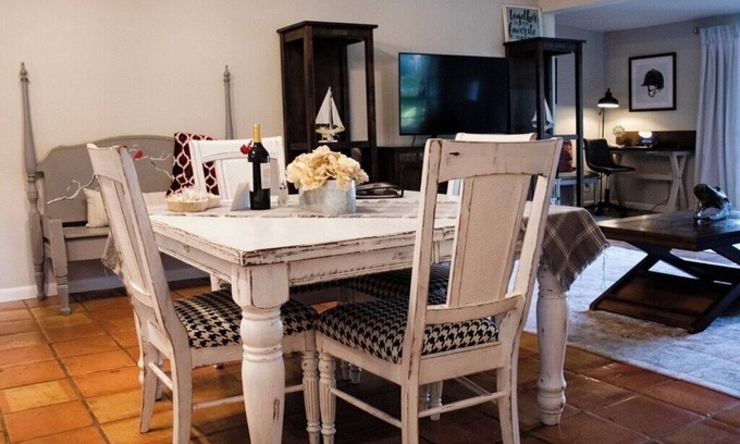 Eustis House | Lakefront Cottage and Cabin on an Equestrian Farm