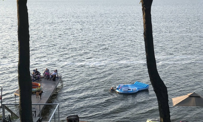 Picton Cottage | Lakefront Cottage Made for Family Memories - Epic Games Room - Near Sandbanks