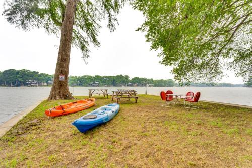 New Braunfels House | Lakefront Cottage in Clear Springs with Deck and Patio