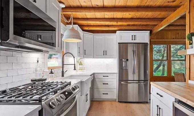 Alden Cottage | Lakefront Cottage on Clam Lake —access to Torch lake!