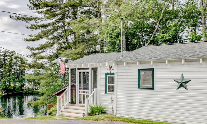 Winnisquam Cottage | Lakefront cottage with WiFi, full kitchen, dock, deck & game room