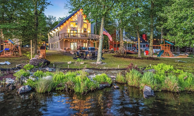 Tobyhanna House | Lakefront - GeoDome, Kayaks, Hot Tub, Fire Pits, Swingset, Game Room, Theater,EV
