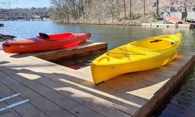 Bella Vista House | Lakefront Getaway |Private Dock + Free Kayaks