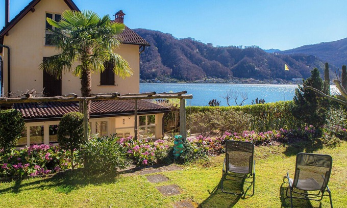 Caslano House | Lakefront historic house in Caslano (MERIGGI LAKEFRONT)