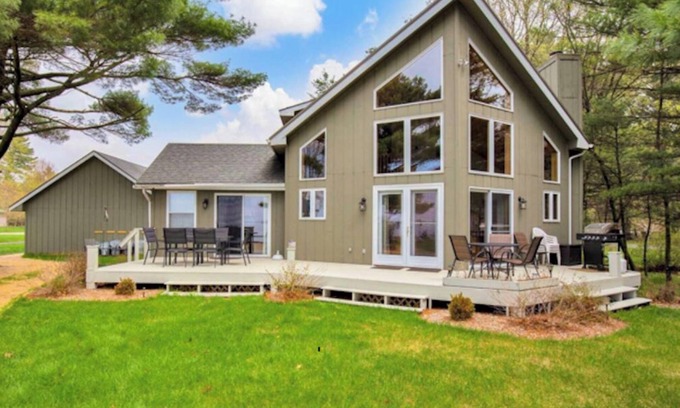 Arkdale Cottage | Lakefront home < 1 hour to The WI Dels and 8 min to Sand Valley Golf resort