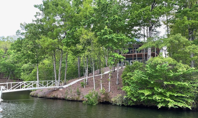 Wedowee House | Lakefront Home - Large Covered Porch and Boat Slip 4BR/3 1/2 BA WONDERFUL!