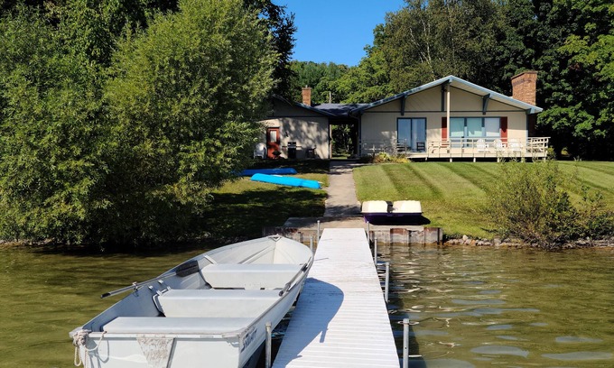 Maple City House | Lakefront home on beautiful Lime Lake in the Leelanau Peninsula