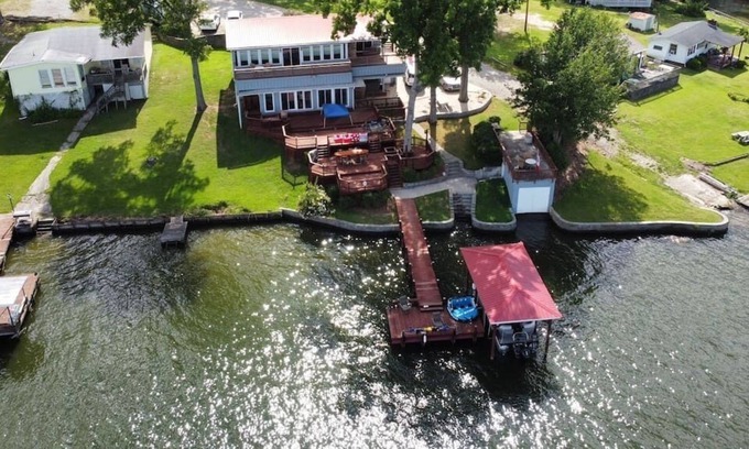 Waterloo House | Lakefront Home with HOTTUB! KAYAKS,SUP's,TUBES! King beds, PingPong, CornHole!