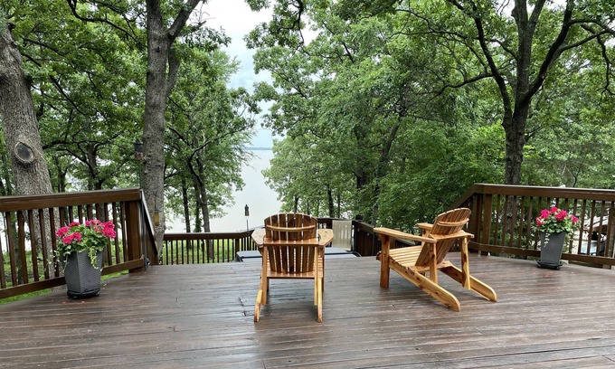 Eufaula House | Lakefront home with Hot Tub - Beautiful view at The Longbow