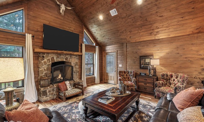 Shreveport House | Lakefront Lodge on Emerald Isle with Hot Tub, Kayaks & Canoes, Fishing Pier, Fire Pit & Grill