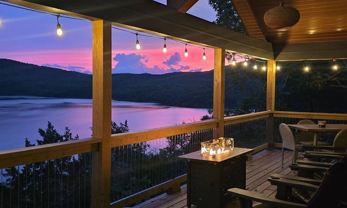 Shell Knob House | Lakefront Luxe | King Beds | Near Table Rock Lake