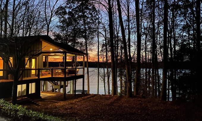 Winchester House | Lakefront Luxury on Tims Ford Lake