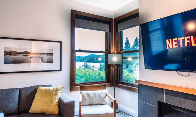 Lac Superieur Village Condo | Lakefront, Mountain View - Resort Studio