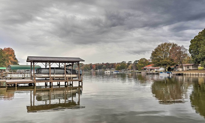 Cross Hill House | Lakefront Retreat w/Dock, Fishing & Fire Pit!