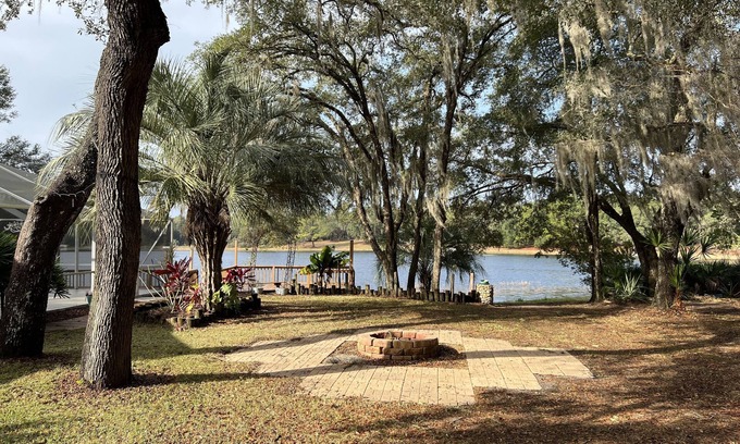 Silver Springs House | Lakefront Vacation home in Ocala National Forest