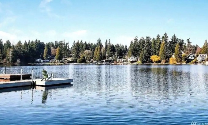Federal Way House | Lakefront with private dock, AC, and fully fenced.
