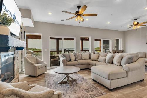 Branson House | Lakehouse Lodge