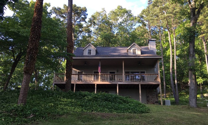 Edgemont House | Lakehouse Paradise On Greers Ferry Lake, Arkansas