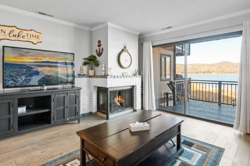 The Village House | Lakehouse Retreat - Community Pool, Lake Views and Walk to Village!