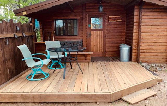 Hayward House | Lakeshore Lily Pad