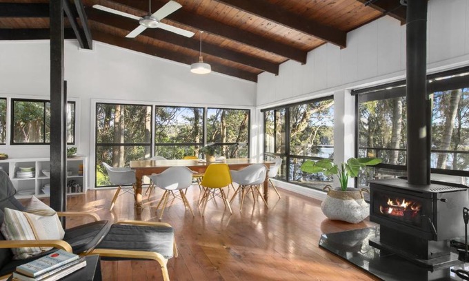 Copacabana House | Lakeside at Copacabana