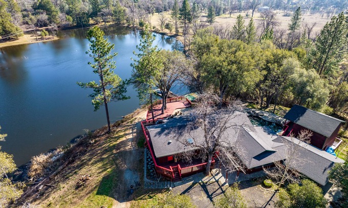 Oakhurst House | Lakeside Beauty Resort - Fishing, Pool/Spa, 6bdrm, near Yosemite