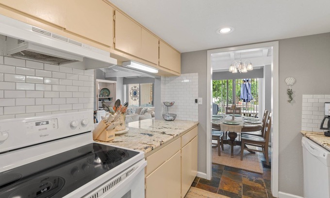 Horseshoe Bay Condo | Lakeside Condo Retreat in Horseshoe Bay