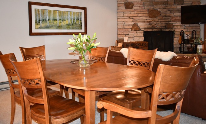 Lakeside Village Condo | Lakeside & Family. Thanksgiving at its Best! 2BR/2BA Private Patio.