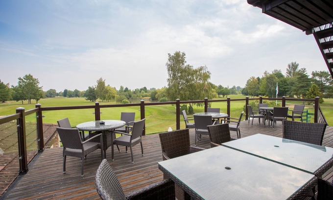 Huntingdon Hotel | Lakeside Lodge Golf and Country Club