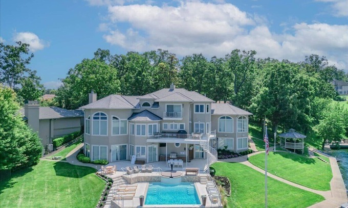 Osage Beach House | Lakeside Lux - Where EVERY Luxury Awaits