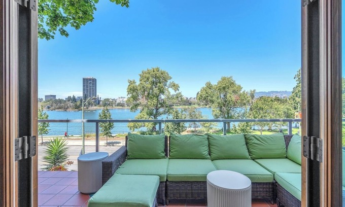 Cleveland Heights House | Lakeside Luxe Stay: Perfect Bay Area Getaway