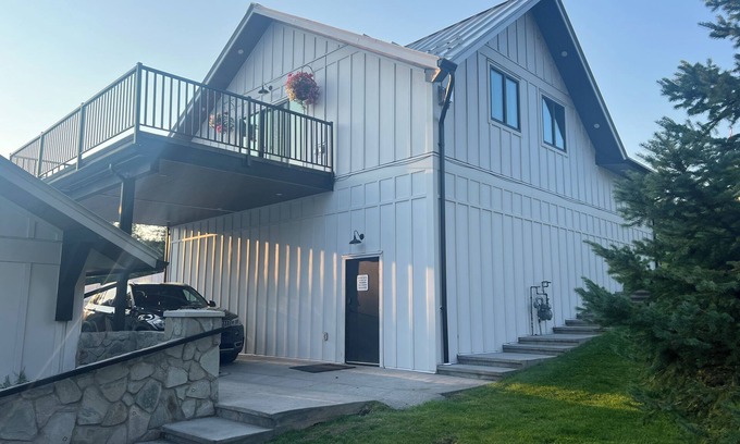 Lac La Hache Cottage | Lakeside Luxury Retreat in Lac La Hache – Dock, Boat launch, & Stunning Views!