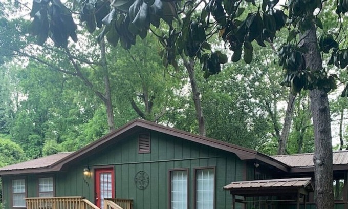 Lithia Springs House | Lakeview Cabin at Sweetwater Creek State Park