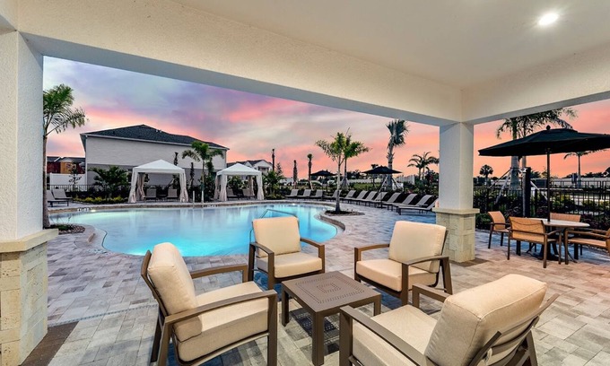 Laurel House | Lakeview Escape · Heated Pool · Pet-Friendly · 7 Min to Beaches