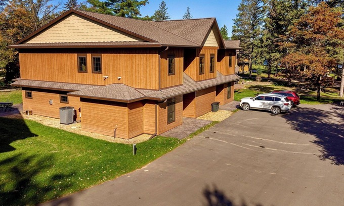 Pequot Lakes Resort | Lakeview Home with Dock on the Whitefish Chain, Outdoor Pool, Pickleball & More