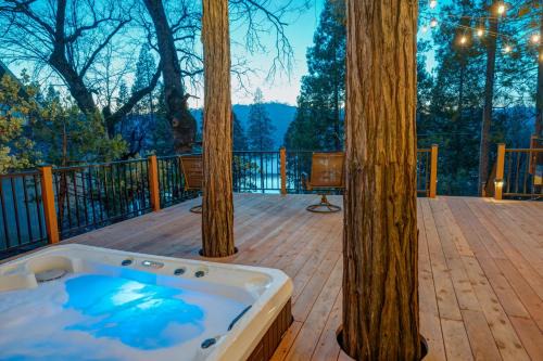 Bass Lake House | Lakeview Lodge w/Boat slip, hot tub, lake views