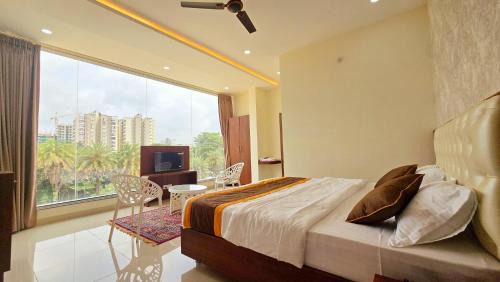 Electronics City Hotel | LakeWood Gardenia Boutique Hotel