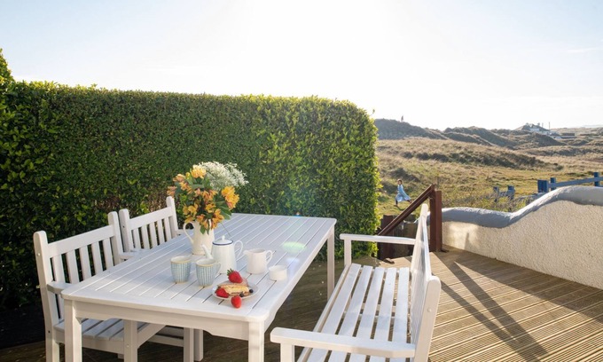 Rhosneigr House | Lan y Môr : Family-Friendly 3‑Bed Cottage with Beach Access in Rhosneigr | Managed by Anglesey Holid