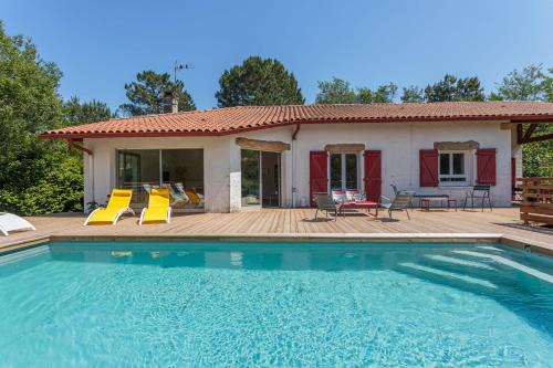 Guethary House | LANDAGAINA Villa with heated pool and garden Guethary close to Biarritz
