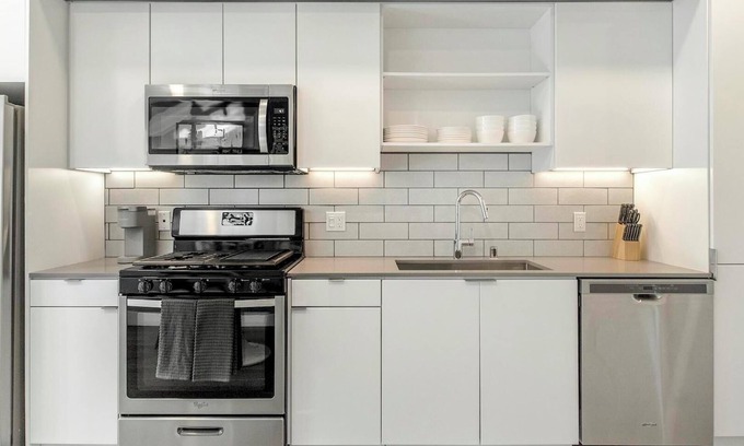 Candler Apartment | Landing | Amazing 1BD, Pool, Clubhouse