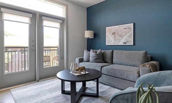 MLK Apartment | Landing | Amazing 1BD, Courtyard, Yoga Studio