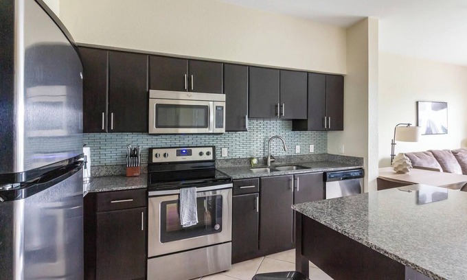 Miramar Apartment | Landing | Amazing 2BD, Gym, Clubhouse