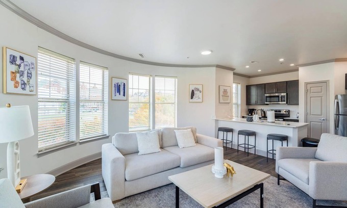 Corryville Apartment | Landing | Amazing 2BD, Pool, Clubhouse