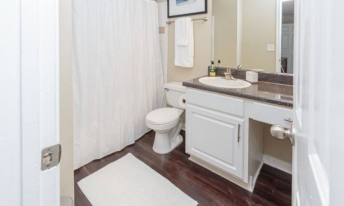 Greenville - Spartanburg Apartment | Landing at Braxton at Woods Lake - 2 Bedrooms in Downtown Greenville